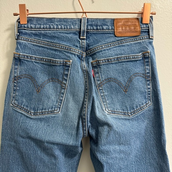 Women’s Levi’s Wedgie Vintage Blue Wash Size 25 - Picture 10 of 12